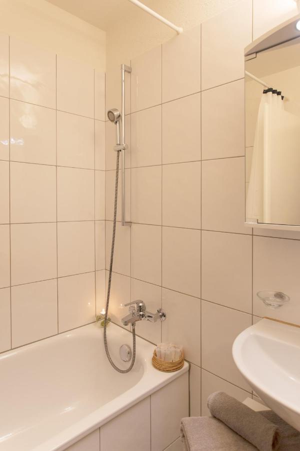 Hitrental Seefeld - Kreuzstrasse Apartments Zurich Luaran gambar
